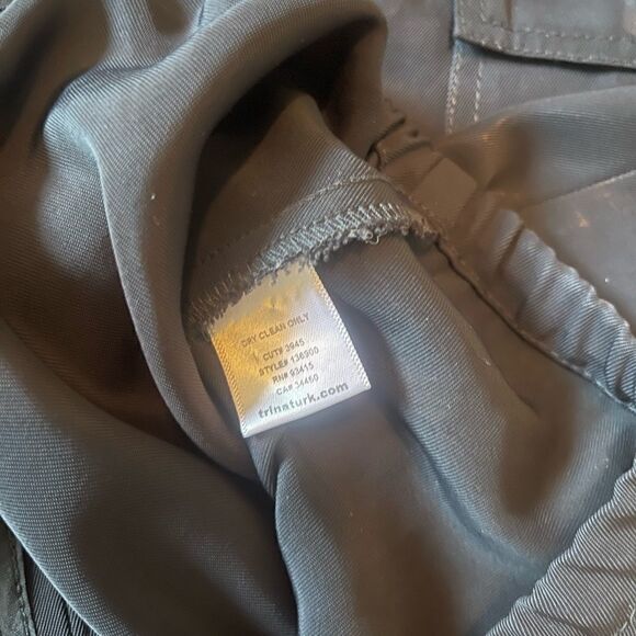 Trina Turk Black Sleeveless V Neck Zipper Top Size Small - Picture 14 of 14